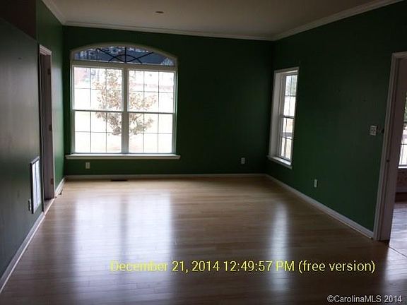 3rd image of 105 Ariel Dr