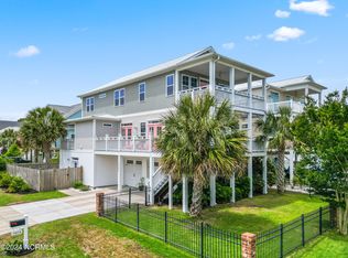 1404 Pinfish Ln, Carolina Beach, NC 28428