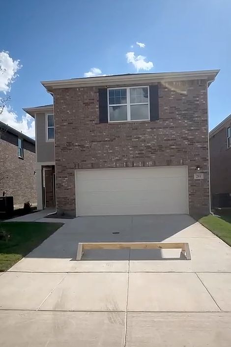 1st image of 211 Connecticut Ct