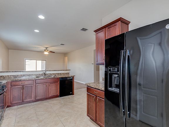 4th image of 40046 W Walker Way