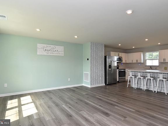 2nd image of 30197 Creekview Cir