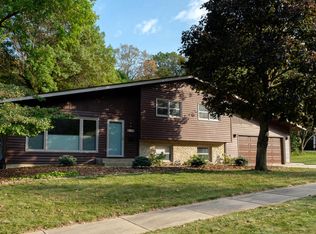 2104 Valkyrie Dr NW, Rochester, MN 55901