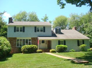 3 Maplewood Dr, Kennebunkport, ME 04046