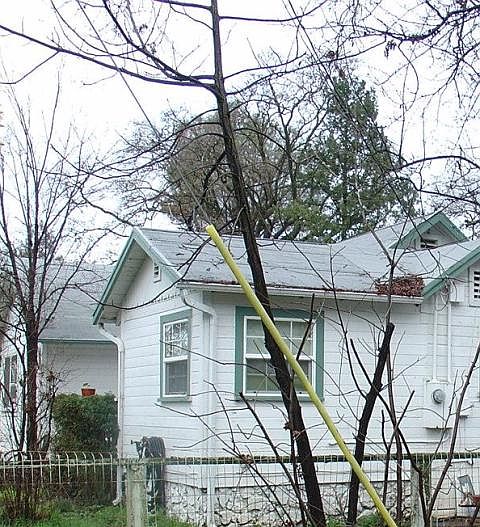 2nd image of 14390 Walnut Ave