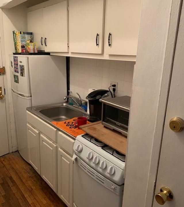 1st image of 317 W 21st St