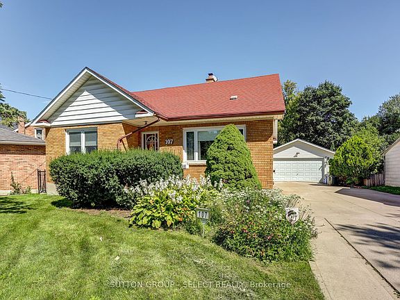 2nd image of 107 Roehampton Ave