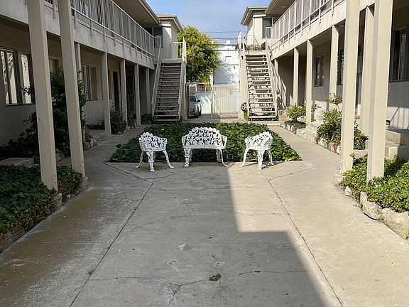 3rd image of 3355 Vinton Ave APT 7