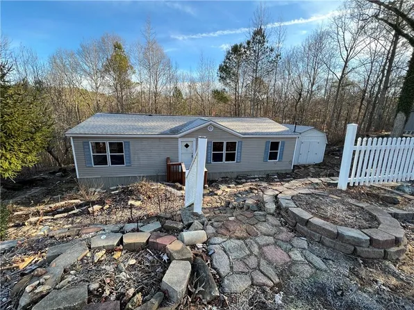 226 Chivalry Ln, Ball Ground, GA 30107