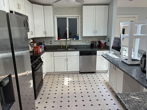 4th image of 8141 Hickory Ave