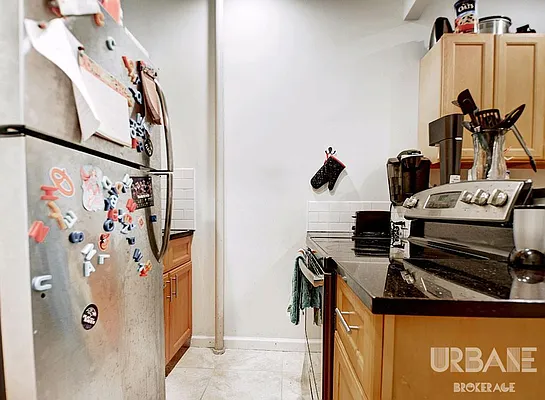 Rented by Urbane Brokerage | media 36