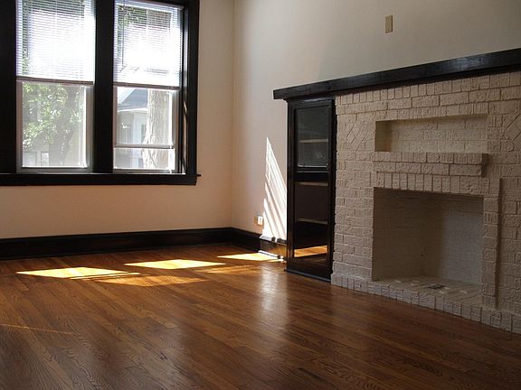 2nd image of 3101 N Francisco Ave APT 1
