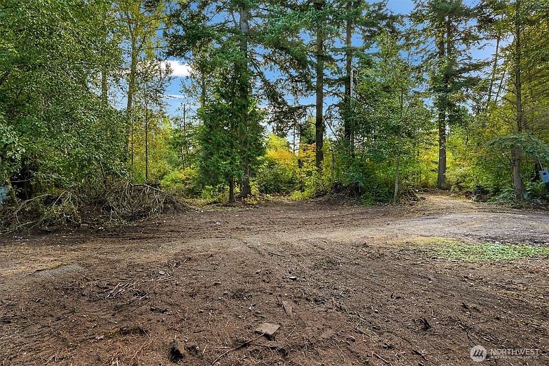 3rd image of 4257 Cody Road