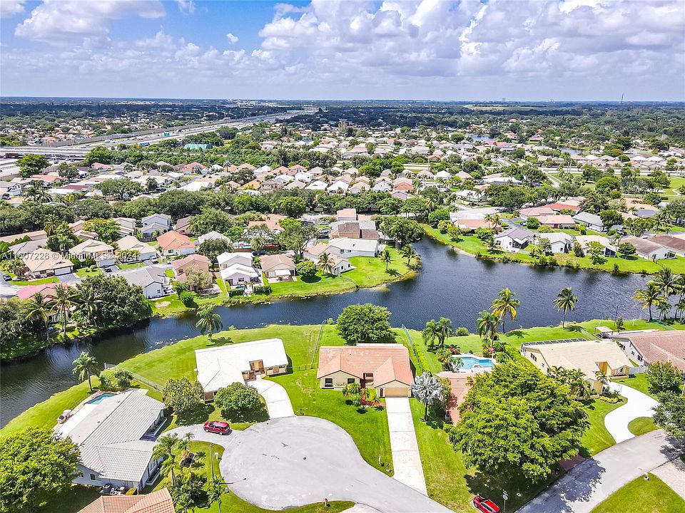 1st image of 15021 Featherstone Way