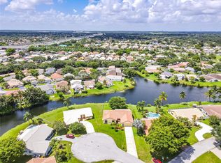 15021 Featherstone Way, Davie, FL 33331