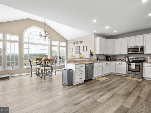 5233 Windbreak Dr, Fredericksburg, VA 22407