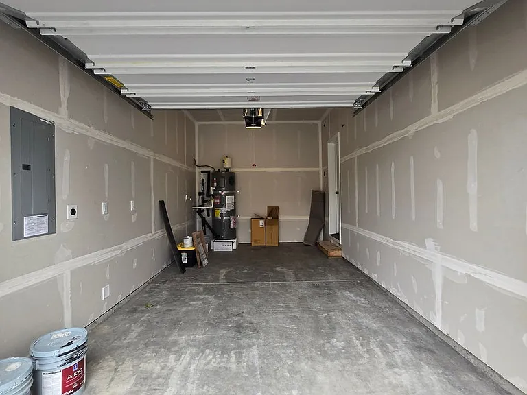 2700 Wonderland Way — Photo 36