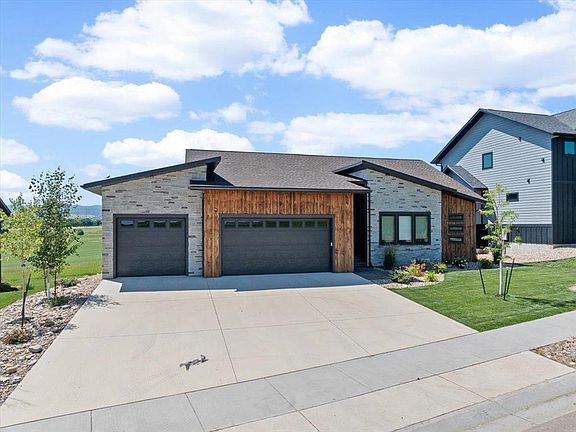 3rd image of 7745 Brooks Loop