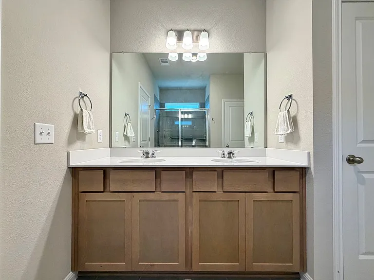 207 Cherry Blossom Ln — Photo 16