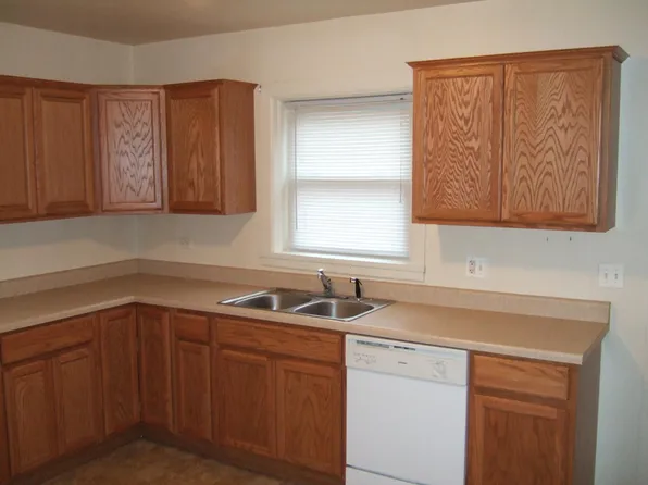 729 Sheridan Rd APT B, Winthrop Harbor, IL 60096