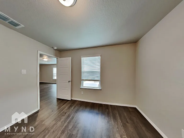 211 Stevens Smt — Photo 19