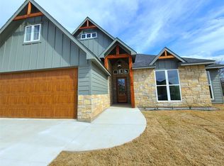 114 Vaughn Meadows Dr, Tom Bean, TX 75489