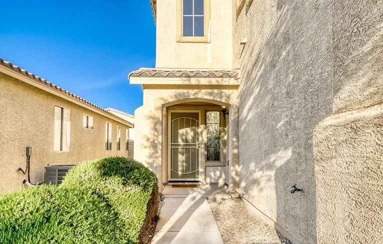 5565 Golden Palms Ct — Photo 22