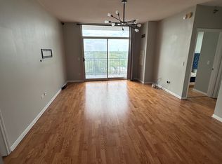 1134 W Granville Ave #1013, Chicago, IL 60660