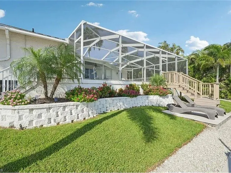 444 N Barfield Dr — Photo 33