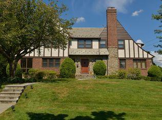 30 Sunnyside Way, New Rochelle, NY 10804