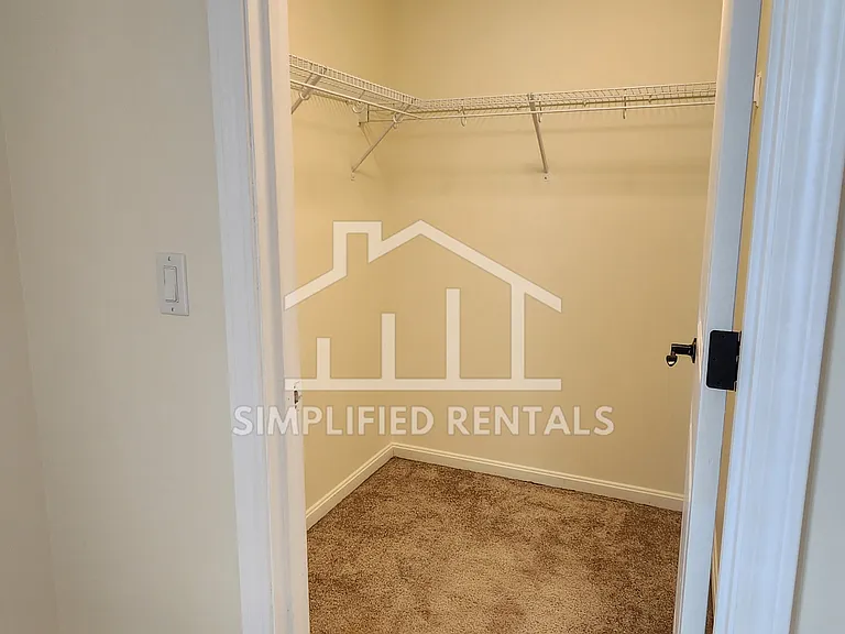 Townsend Ln Townhomes — Photo 9