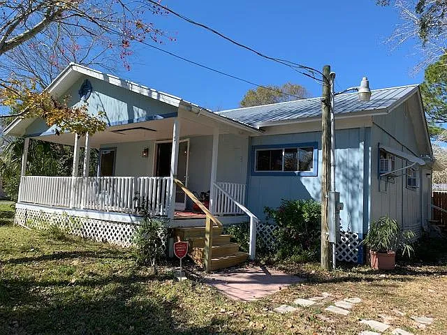 3 bed, 1152 sqft, $1,750 — Photo 1