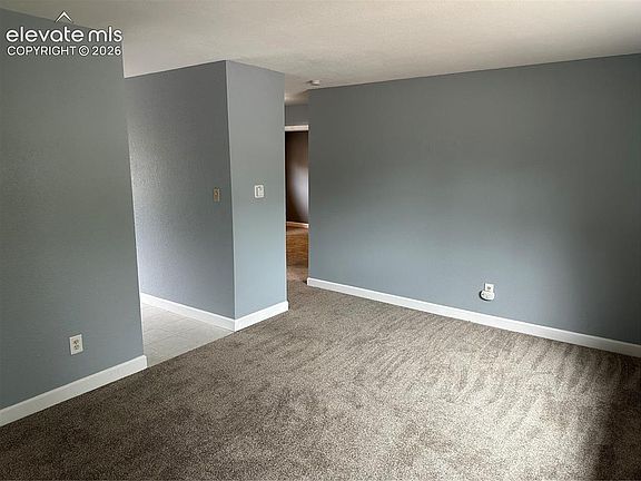 3rd image of 318 Bonnie Ct