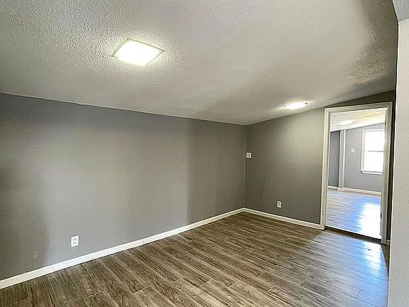 4th image of 114 Sandledge Dr