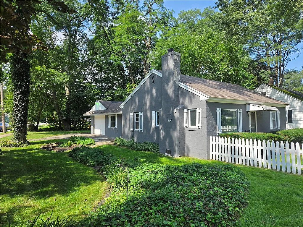 2 bed, 1.0 bath, 1007 sqft, $2,300 — Photo 3