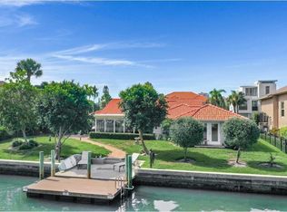 455 Bayside Ave, Naples, FL 34108