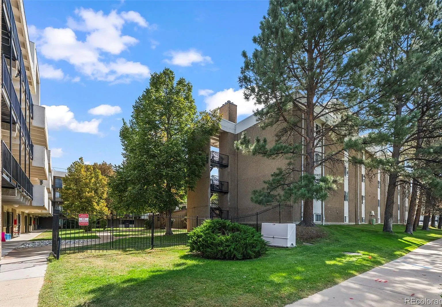 2 bed, 840 sqft, $1,400 — Photo 1