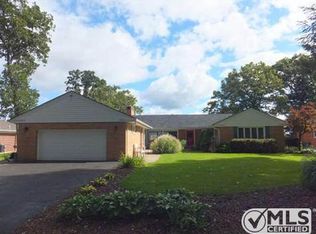3910 Highgate Rd, Norton Shores, MI 49441