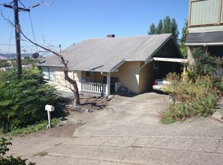 915 Nob Hill Ave N, Seattle, WA 98109