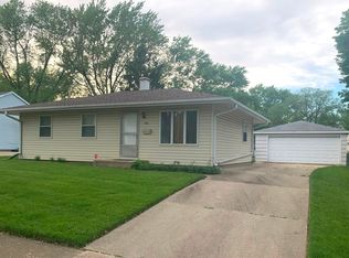 266 Mohawk Trl, Buffalo Grove, IL 60089