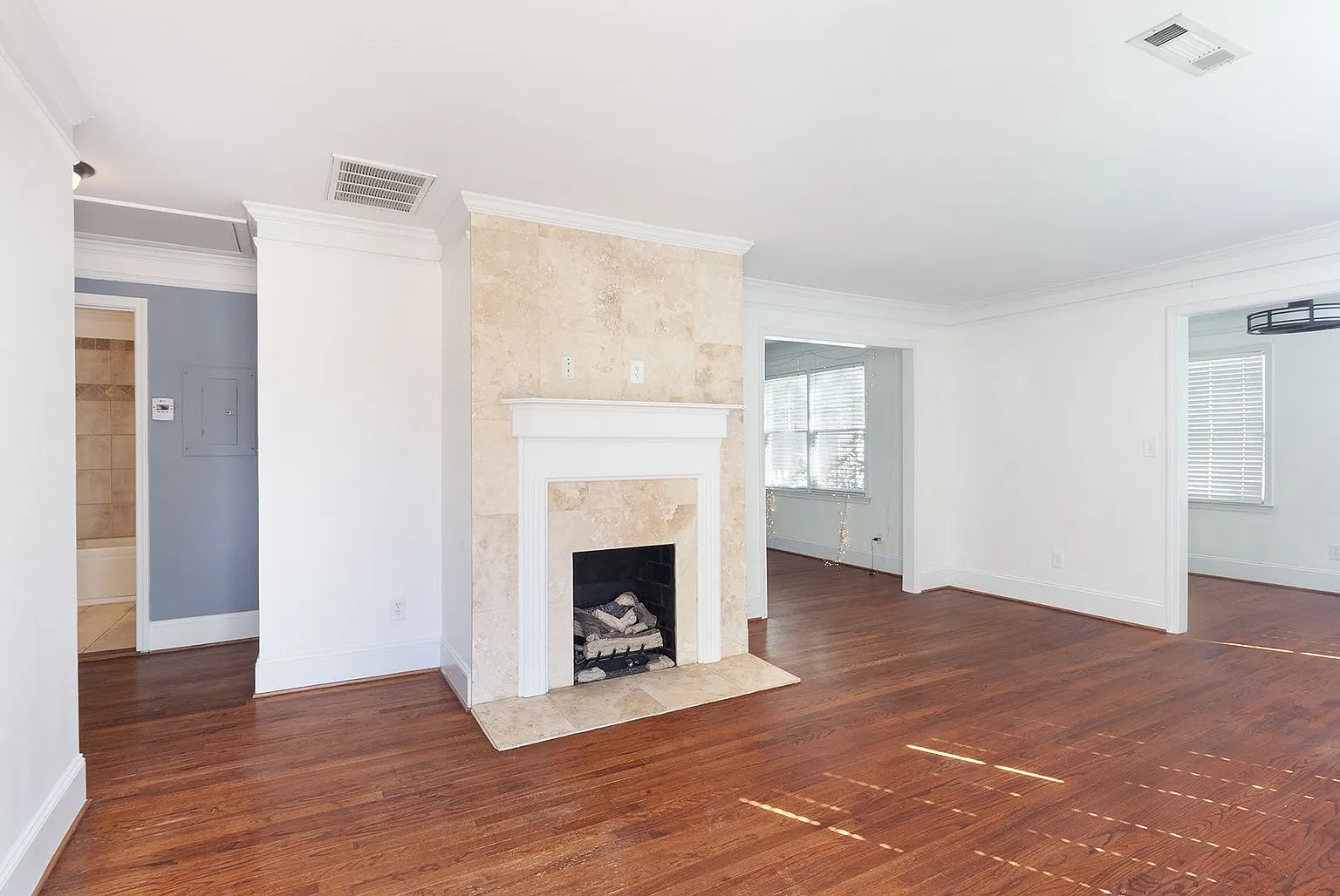 Updated 3/2 Bungalow w/ Large Backyard & Minutes From EAV! — Photo 1
