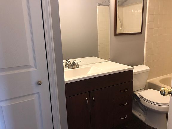 3rd image of 7407 Knollwood Dr