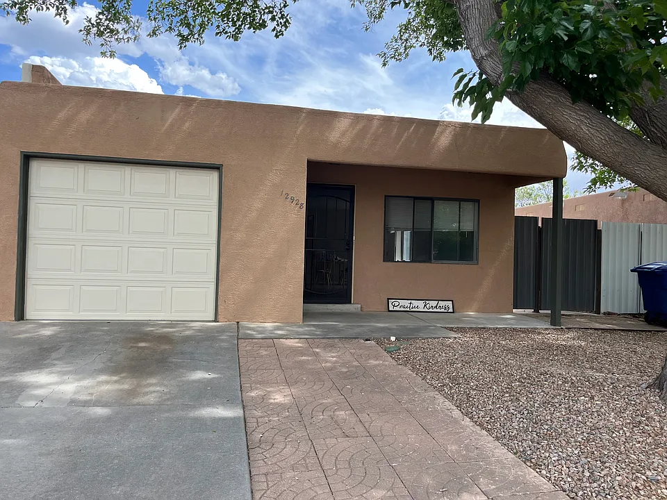 12928 Carrie Pl SE