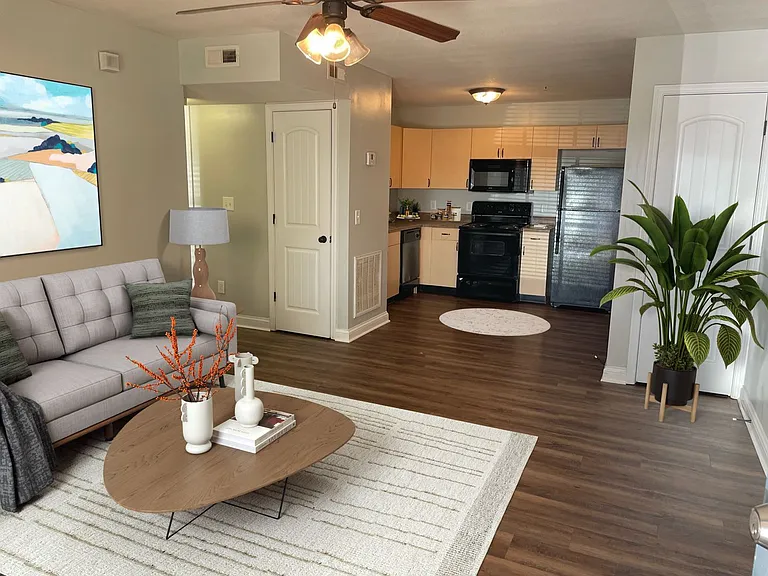 734 Robb Ave #B — Photo 1