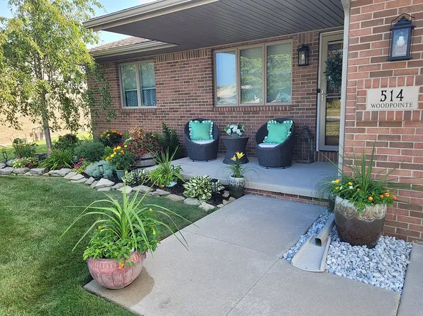 514 Woodpointe Dr, Woodville, OH 43469