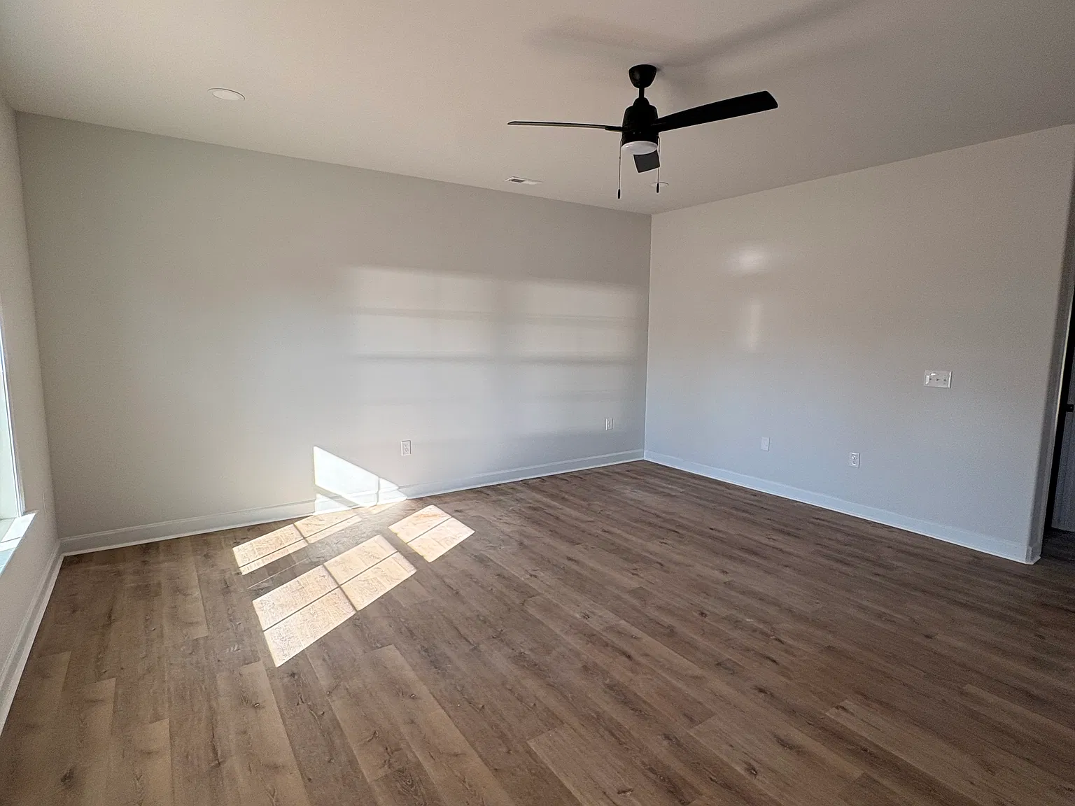 4 bed, 2.5 bath, 1829 sqft, $2,200 — Photo 3