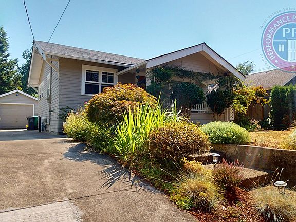 2nd image of 2626 SE 64th Ave