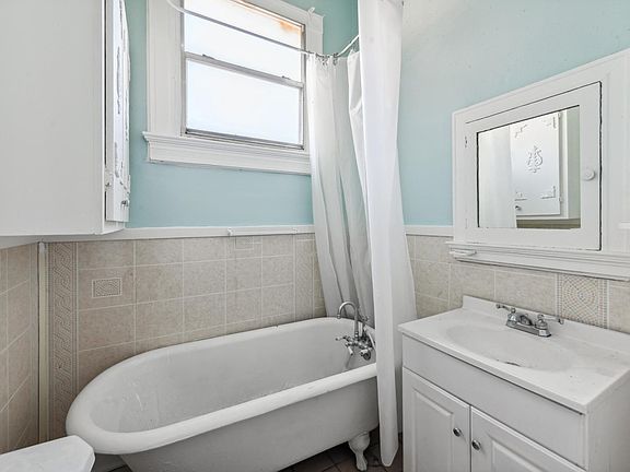 5th image of 1683 N Broad St