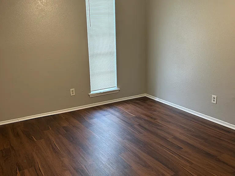 7060 Boston Dr — Photo 10