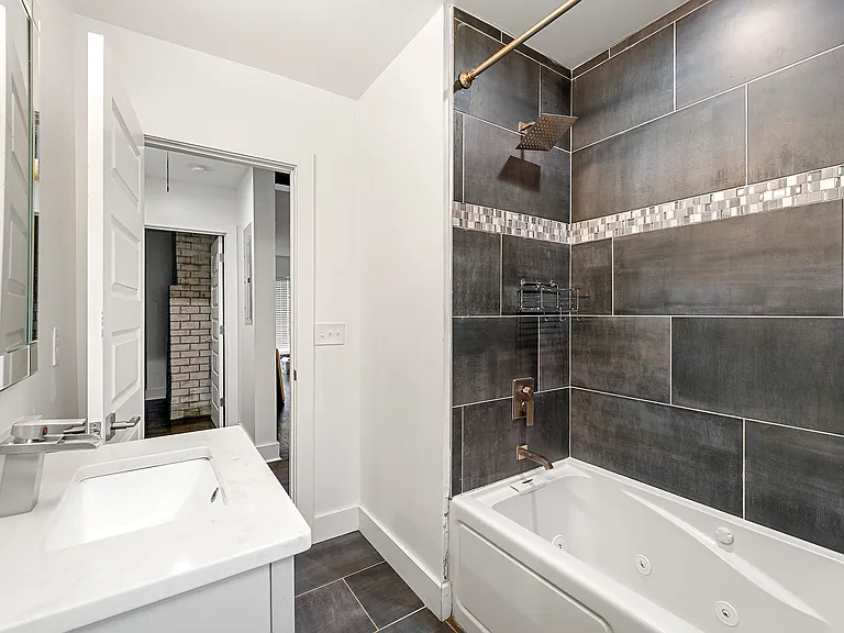 2224 Pinehurst Dr — Photo 1