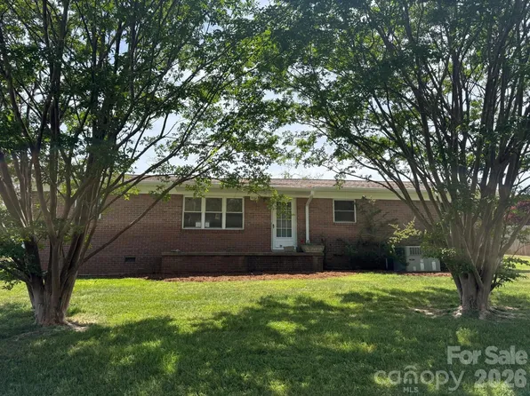 2677 Pax Hill Rd, Morganton, NC 28655